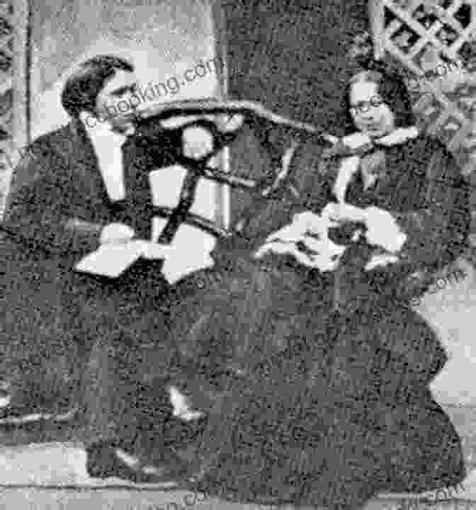 Charles And Susie Spurgeon, Seated Together,笑顔でカメラを見ている Yours Till Heaven: The Untold Love Story Of Charles And Susie Spurgeon