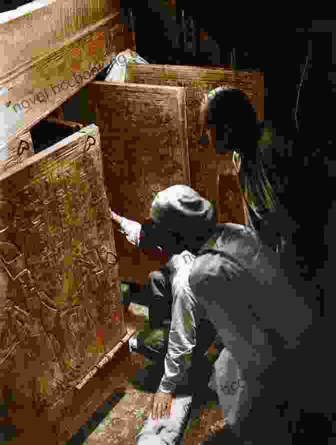 Photograph Of Howard Carter And His Team Excavating The Tomb Of Tutankhamun Stealing History: Tomb Raiders Smugglers And The Looting Of The Ancient World