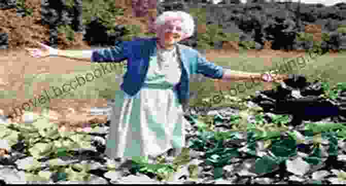 Ruth Stout Holding A Tray Of Freshly Baked Goods, Surrounded By Vegetables And Fruits Company Coming: Six Decades Of Hospitality (Ruth Stout 2)